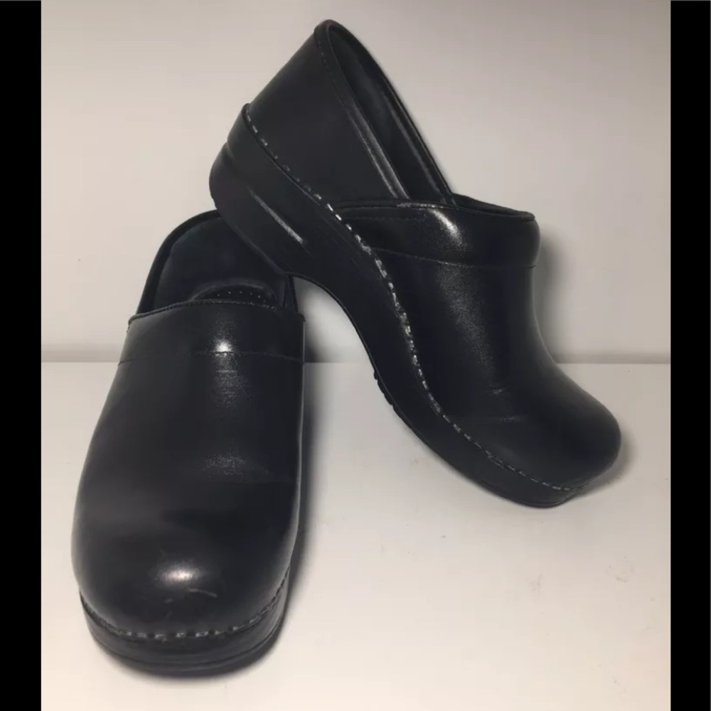 Dansko Black Leather Slip On Clog size US 8 EU 38
